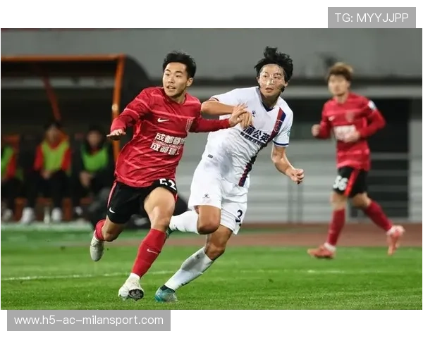 成都蓉城帅惟浩边路传球策动射门：战术核心的华丽演绎